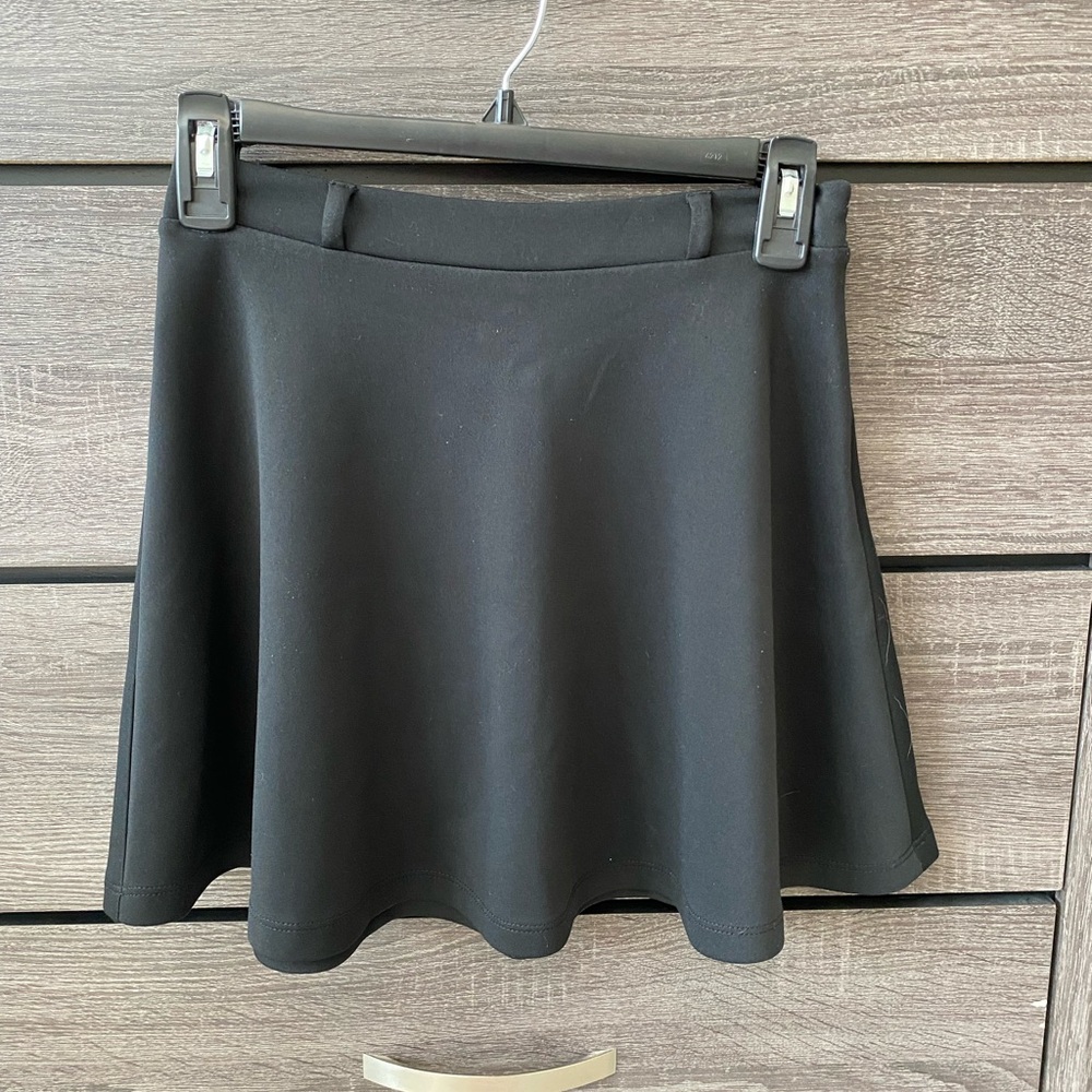 Forever 21 Black Mini Skirt. Size S